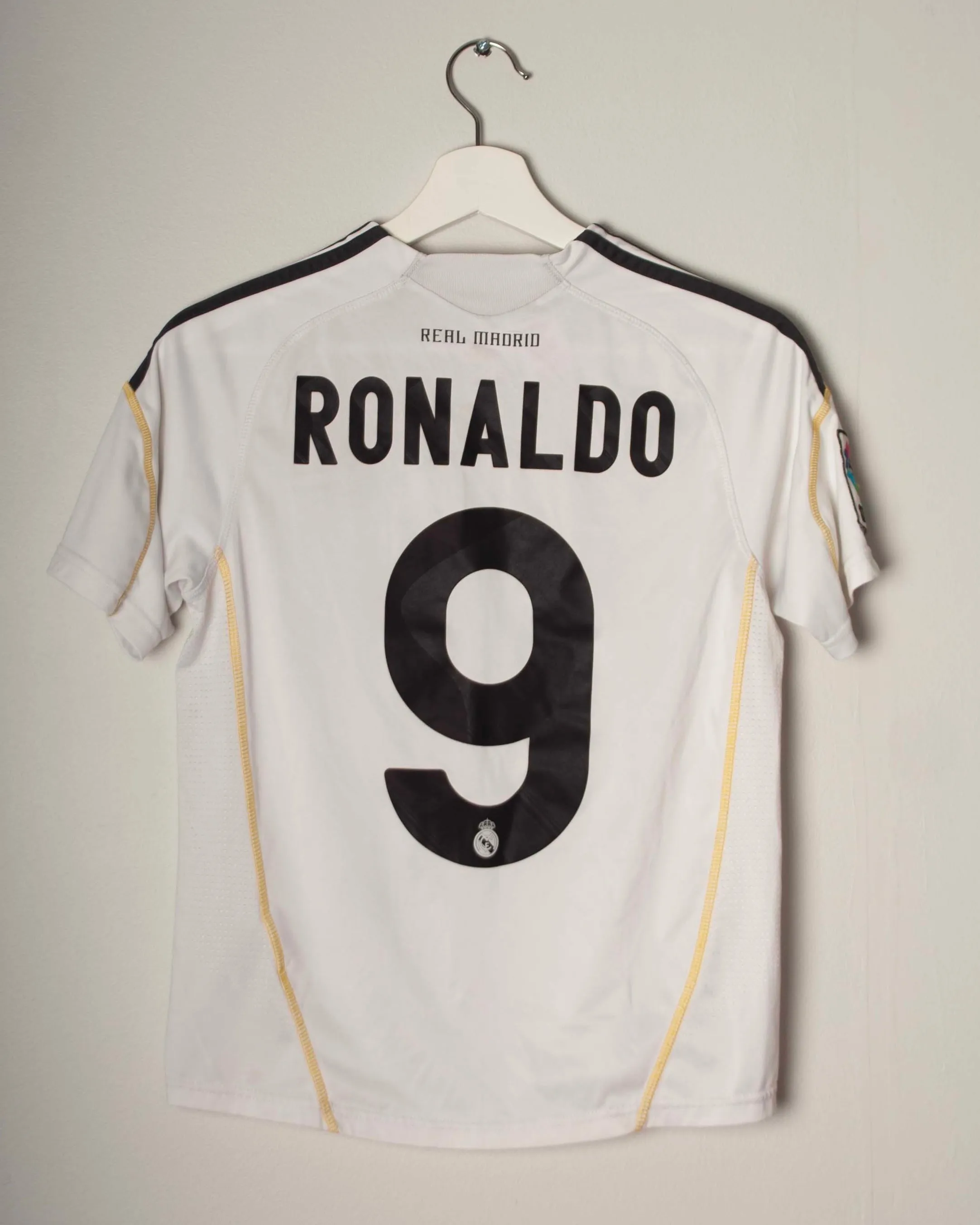 Adidas - Real Madrid 2009/10 Home Football Shirt 'RONALDO'