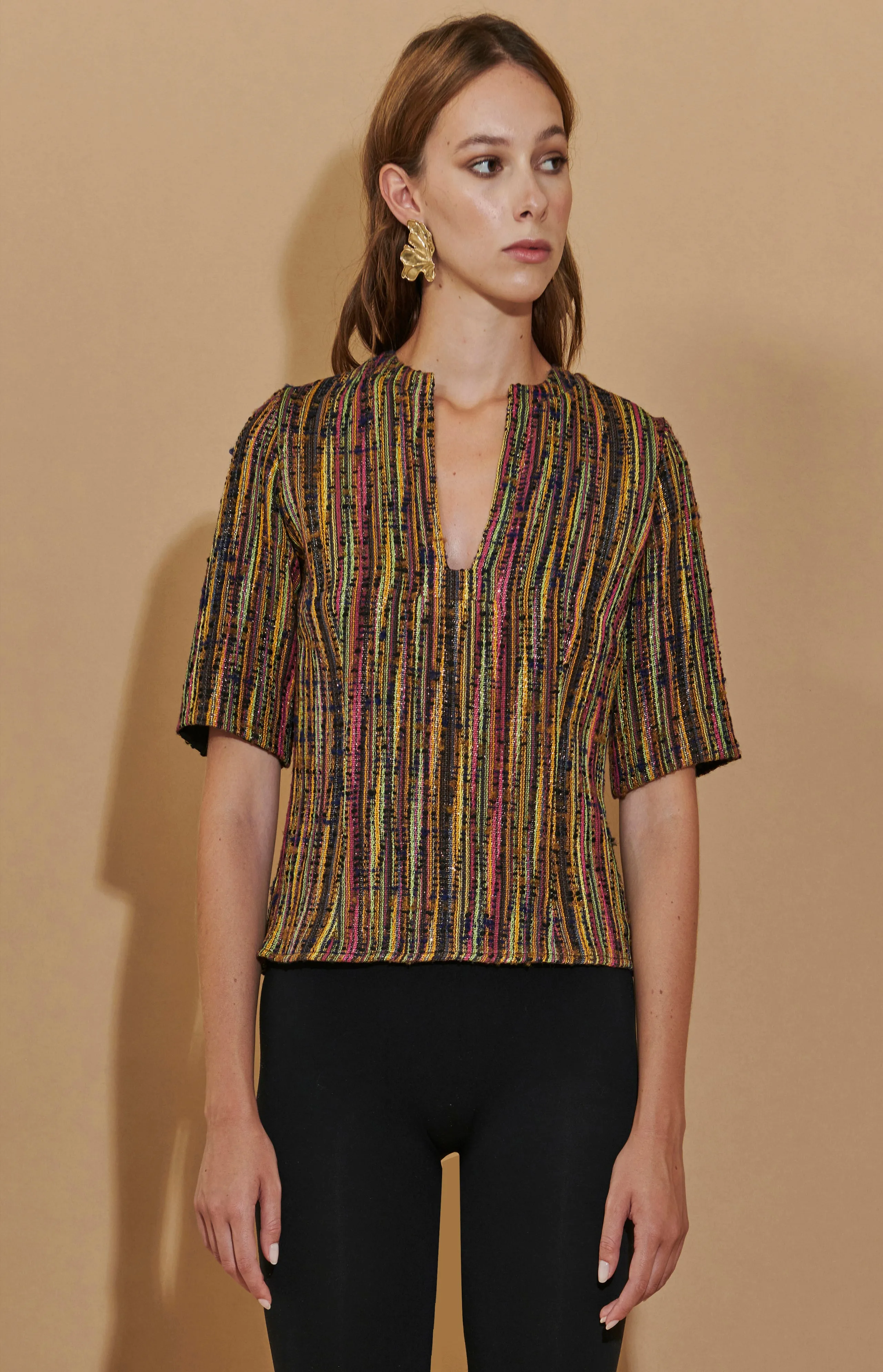 Blusa con Scollatura Geometrica