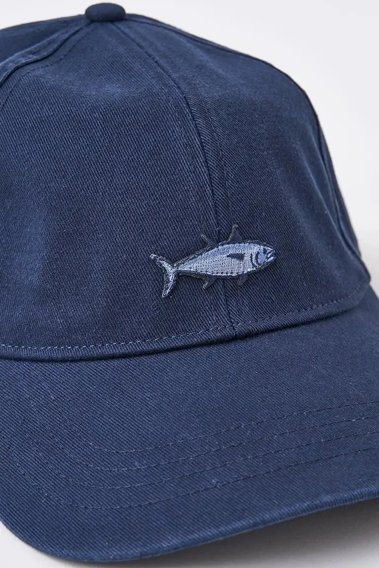 Gorra de algodón con pez bordado