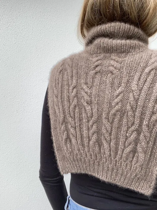 No 35 Neck Warmer by VesterbyCrea, No 1 kit