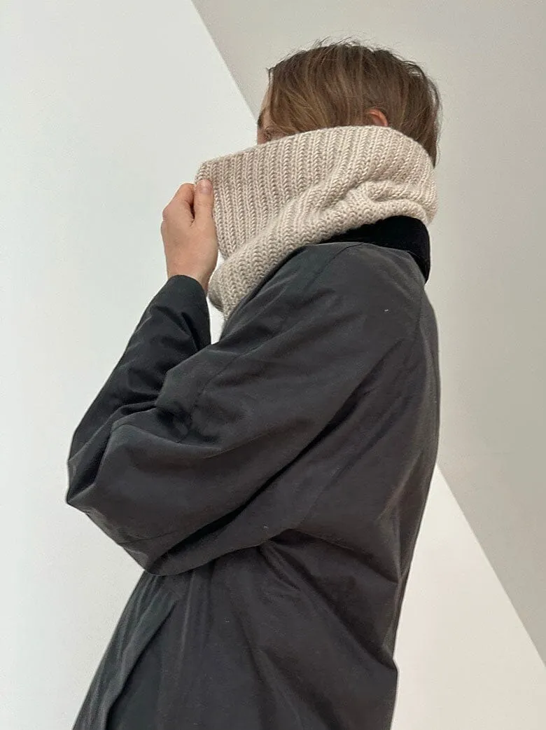 Patent Loop Neckwarmer by Other Loops, yarn kit in Önling No 1 (ex pattern)