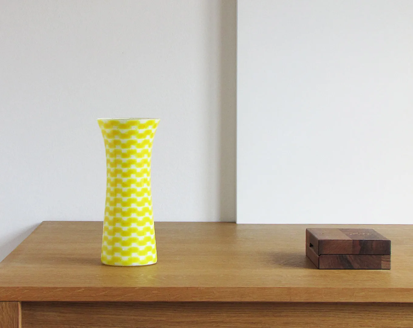 RIVER Slim MED, Yellow & White, 23 cm / 9,1”